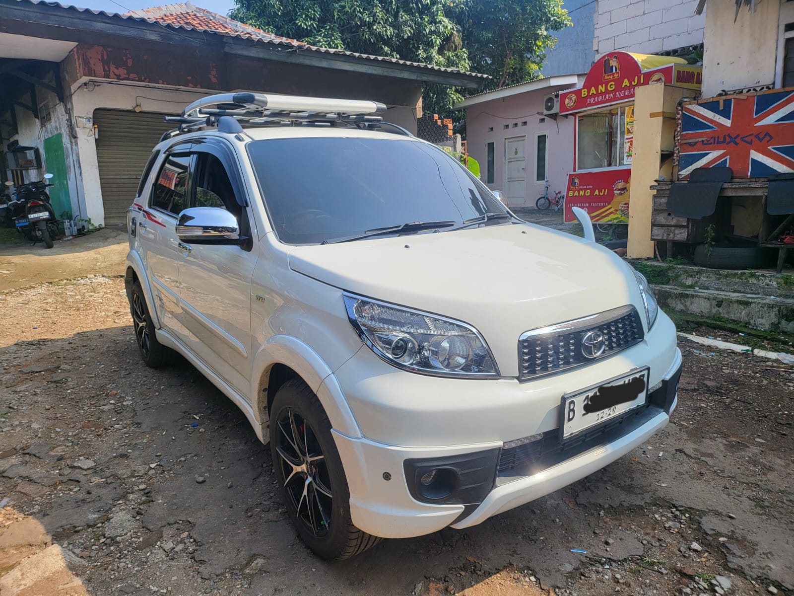 Foto Mobil Toyota Rush TRD