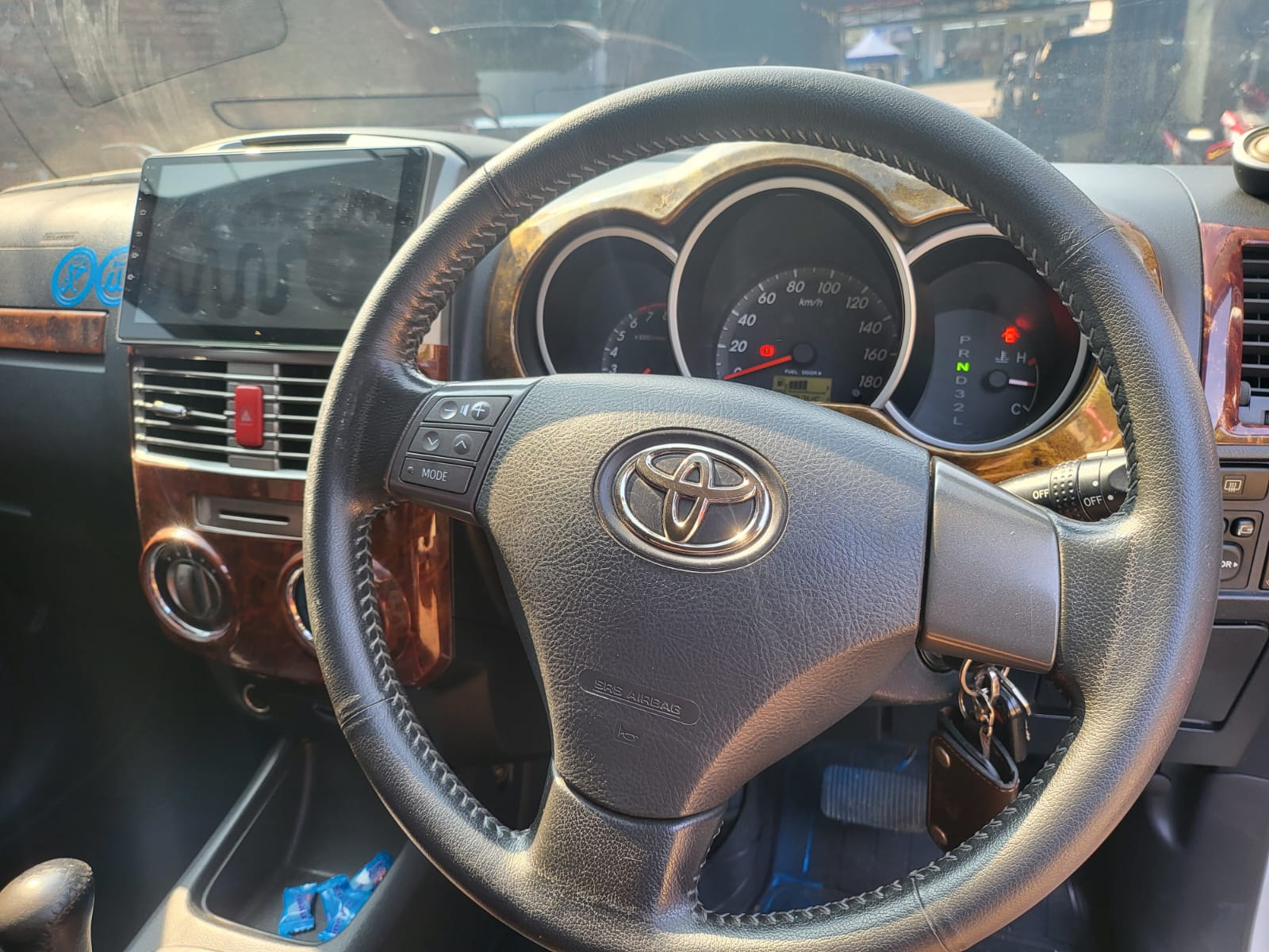 Foto Mobil Toyota Rush TRD
