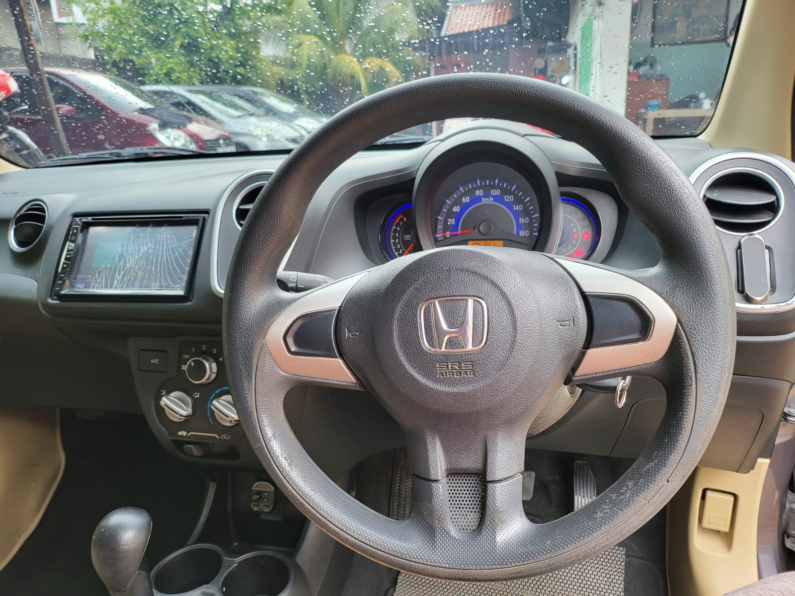 Foto Mobil Honda Mobilio E Prestige