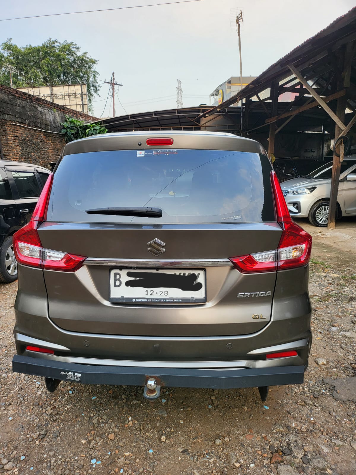 Foto Mobil Suzuki Ertiga GL