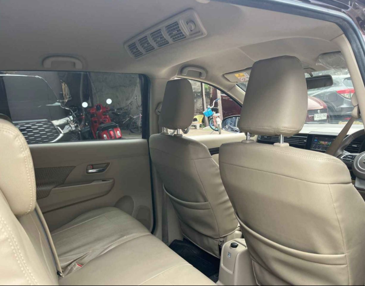 Foto Mobil Suzuki Ertiga GX AT